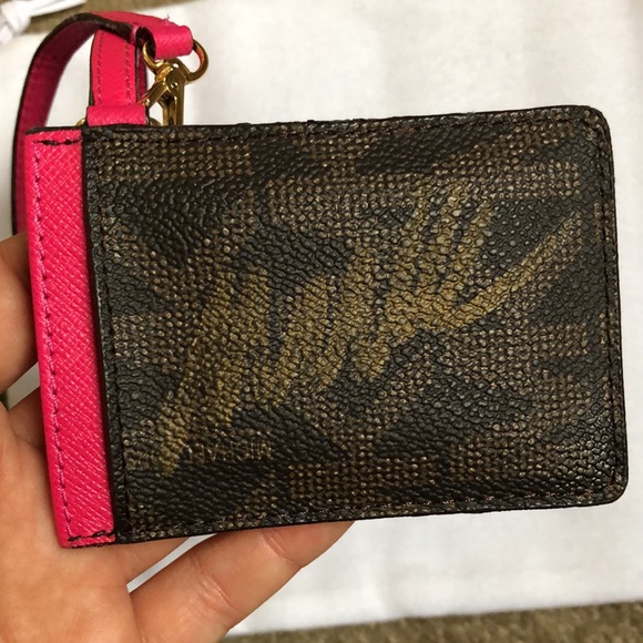 Michael Kors ID tag - Picture 2 of 11